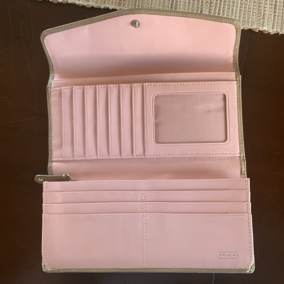 Coach dotted Op Art long wallet on chain EUC - Picture 8 of 14